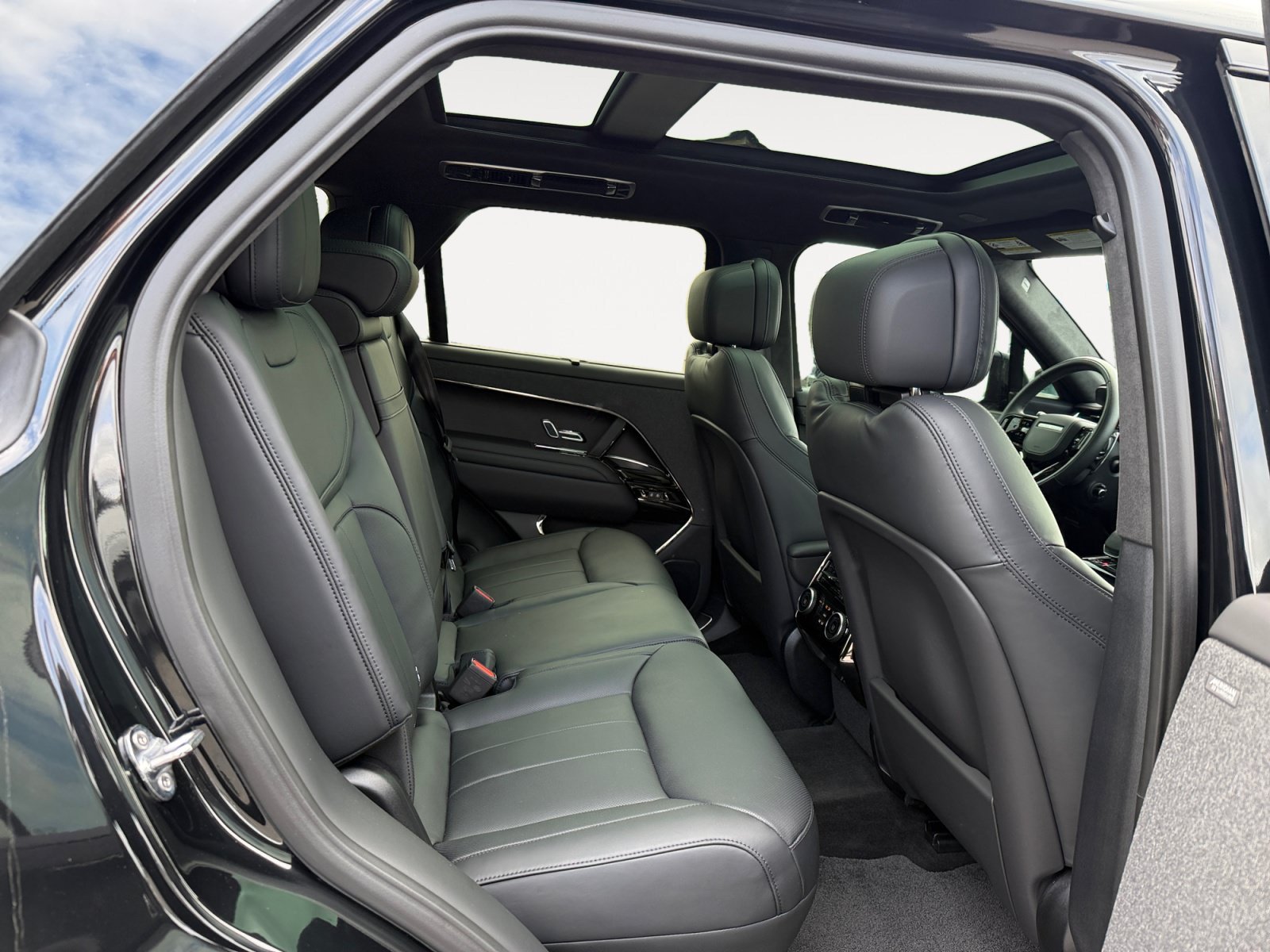 Used 2025 Black Land Rover Autobiography image 18
