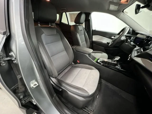 2025 Chevrolet Trax LT - Photo 26