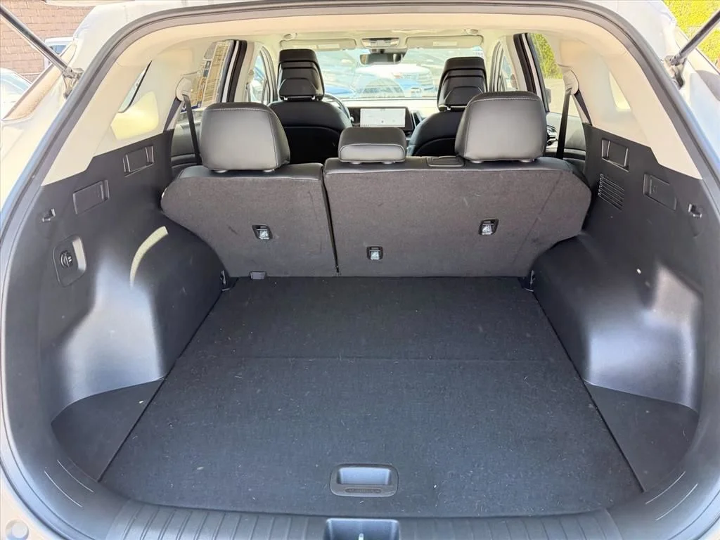 Used 2025 White Kia EX image 27