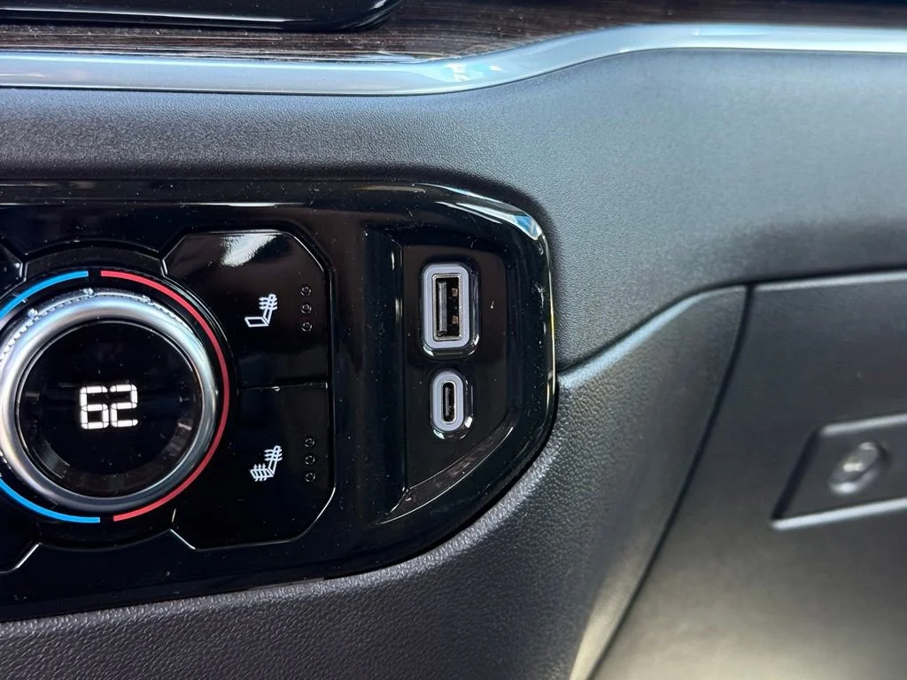 New 2026 Sterling Metallic GMC Elevation image 27