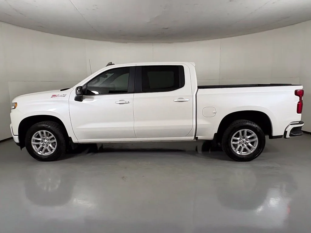 Used 2022 Beige Chevrolet RST image 6