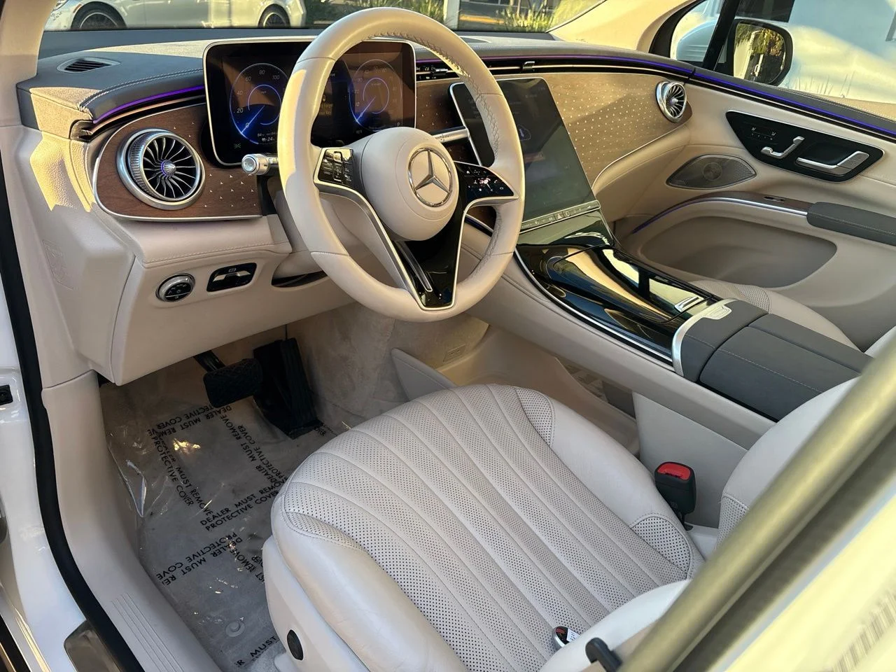 Certified Used 2023 White Mercedes-Benz 450 Sport Utility Premium Trim image 6