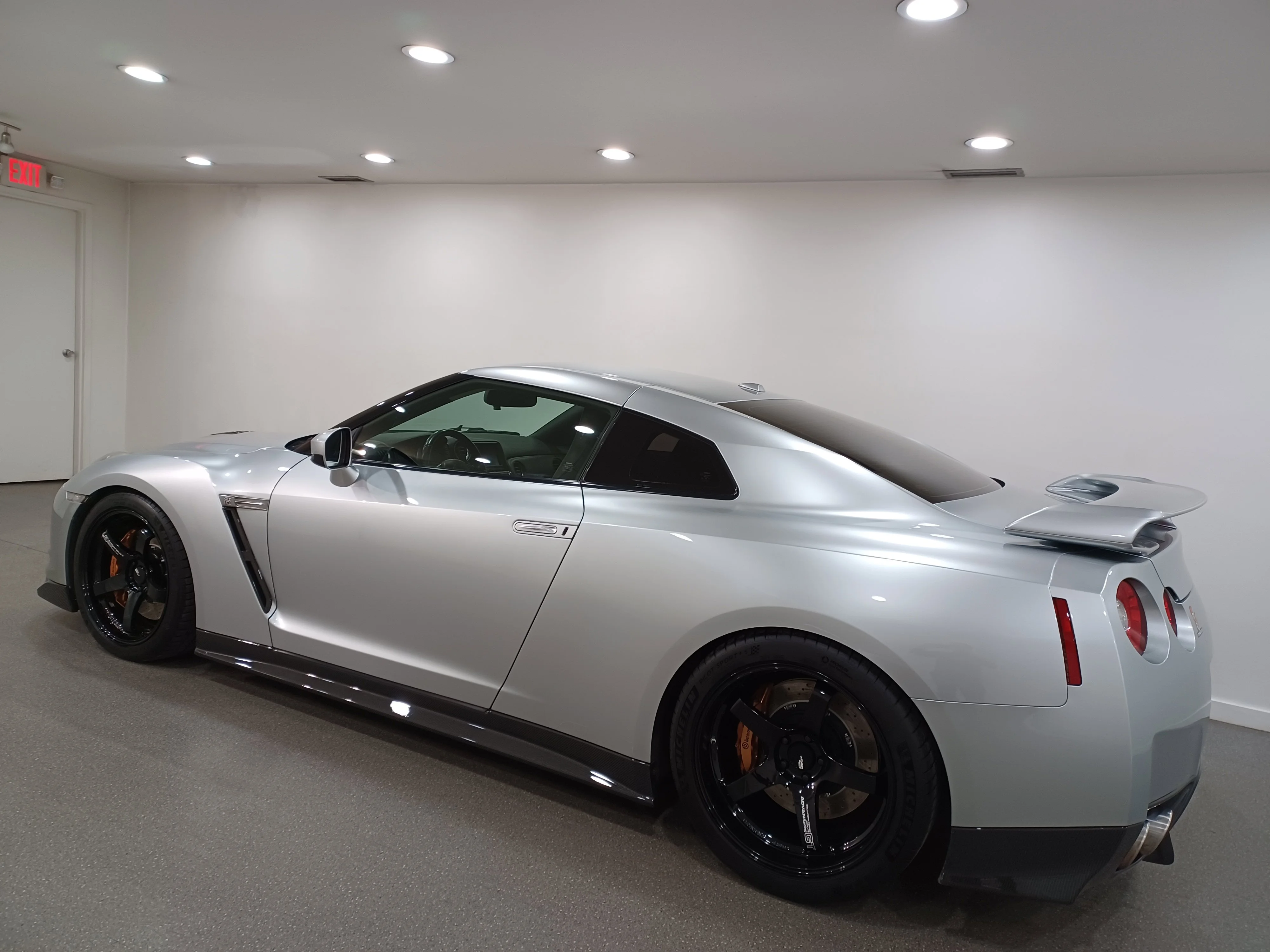 Used 2009 Silver Nissan Premium AWD*480HP!!! | Advan Wheels | Brembo Brakes | Htd Alcantara Seats | Bose Audio | Nav image 7