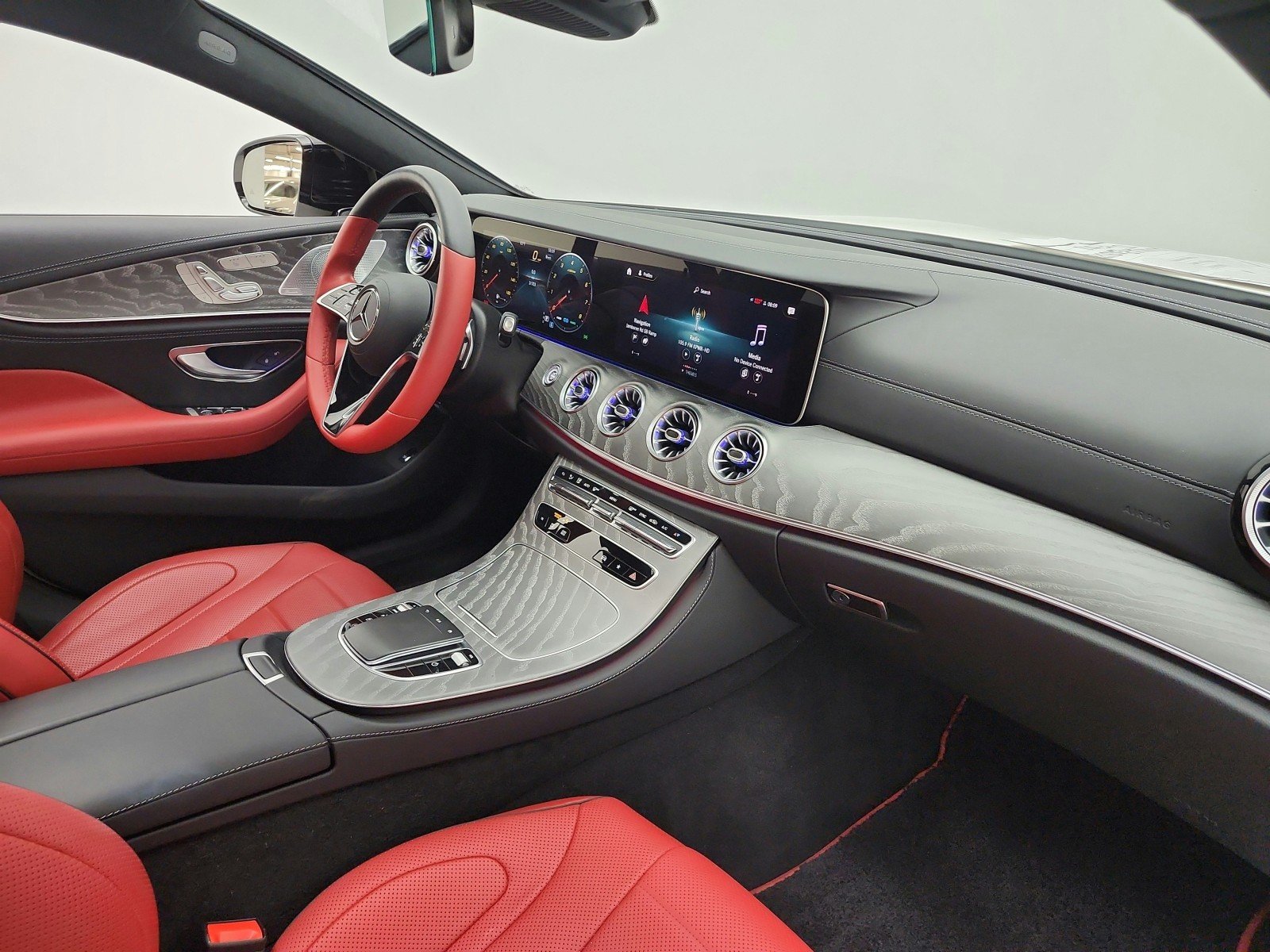 Used 2022 designo Manufaktur Cashmere White Magno Mercedes-Benz CLS 450 4MATIC® Coupe image 22