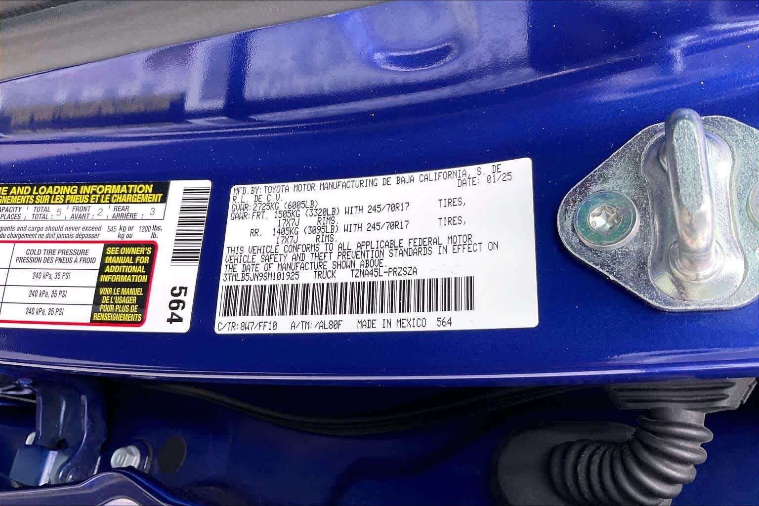 Used 2025 Blue Crush Metallic Toyota SR5 image 32