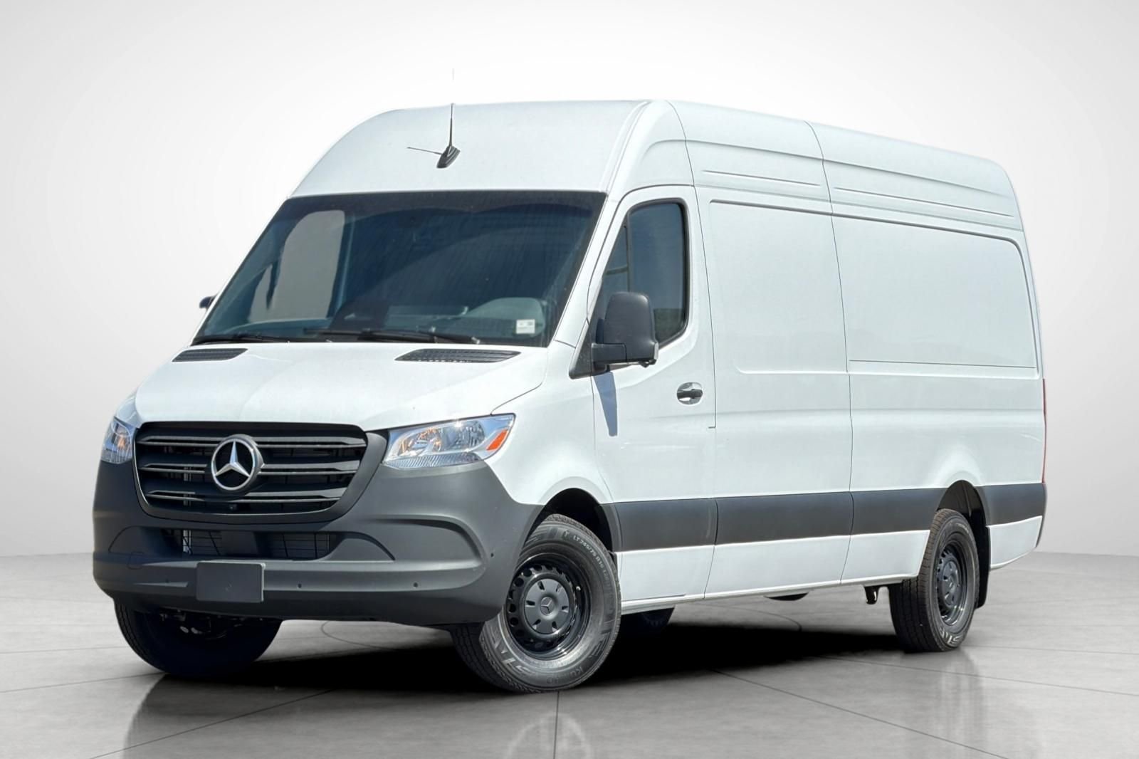 New 2026 Arctic White Mercedes-Benz Cargo 170 WB image 1