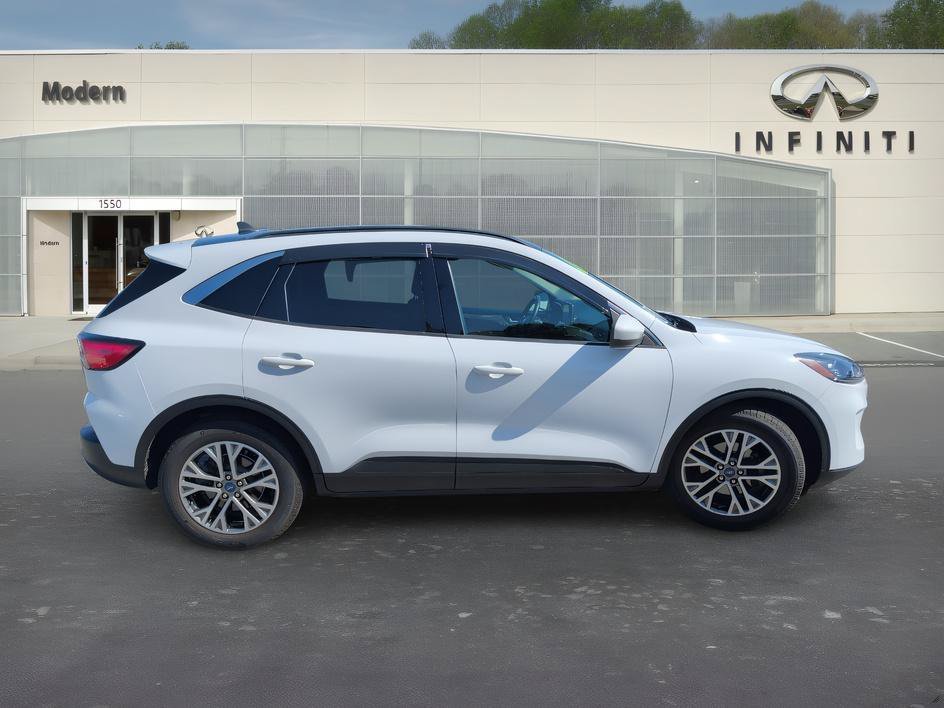 Used 2022 Oxford White Ford SEL image 3