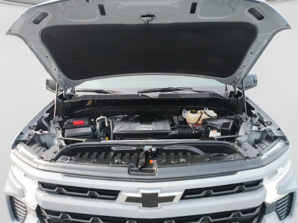 Certified Used 2025 Slate Gray Metallic Chevrolet RST image 18