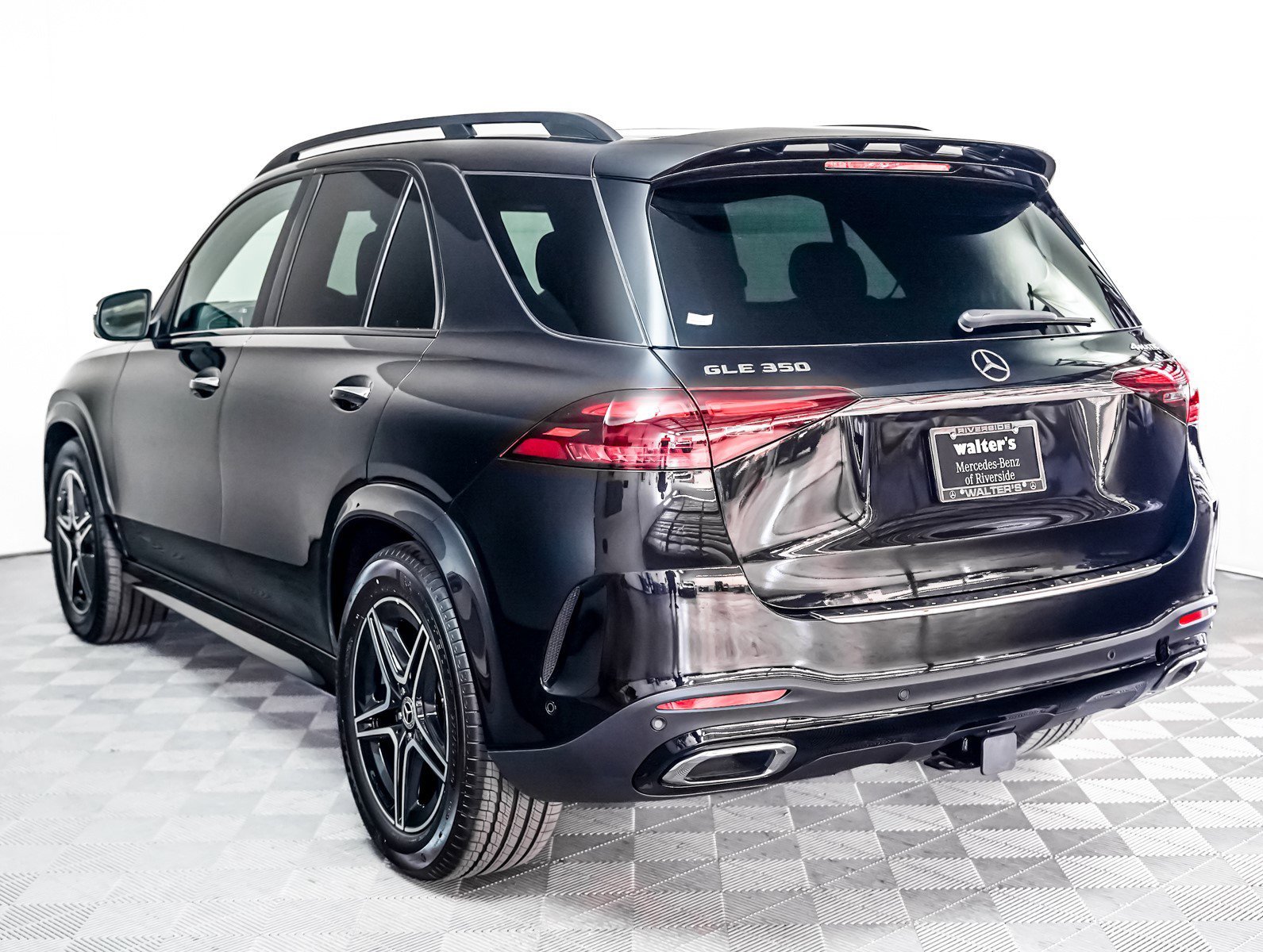 New 2026 Obsidian Black Metallic Mercedes-Benz GLE 350 image 2