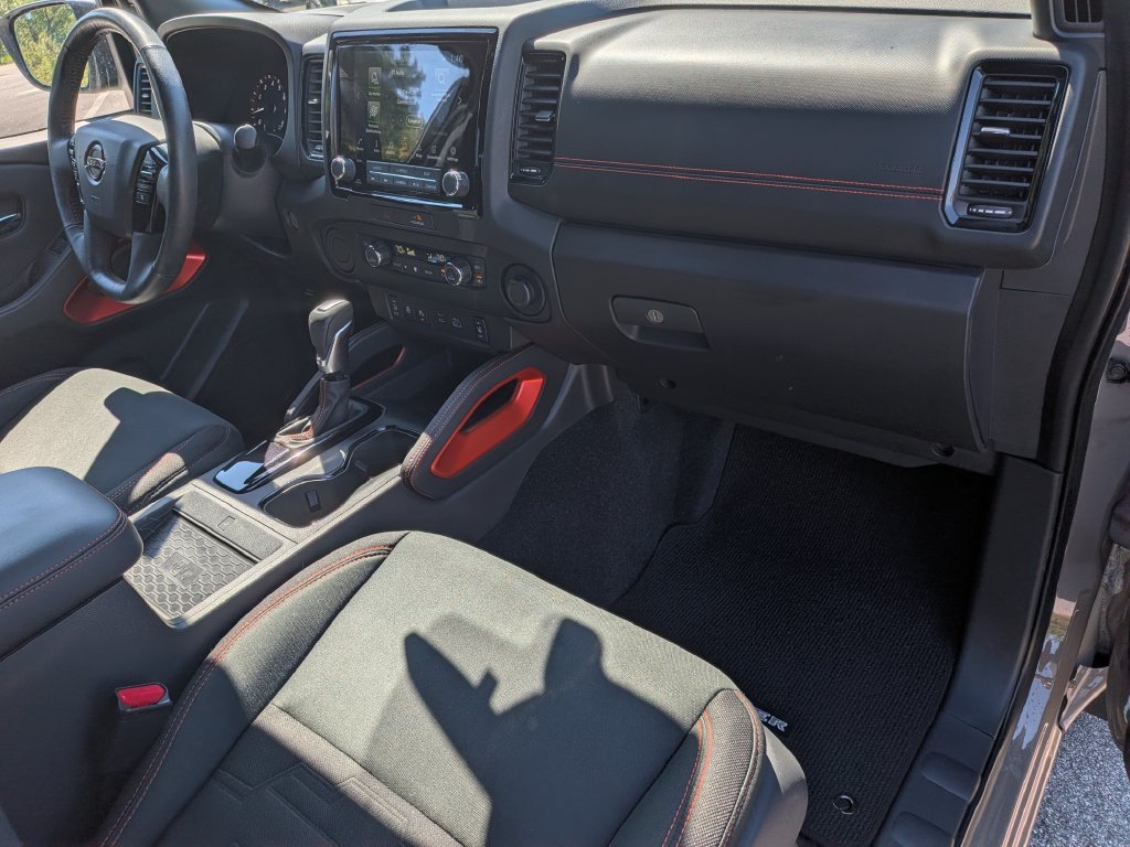 Used 2022  Nissan PRO-X image 27