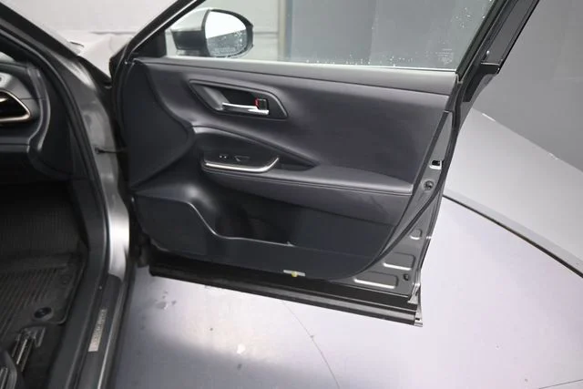 Used 2023  Toyota XLE image 12