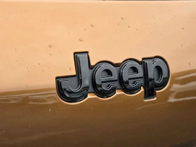 New 2026 Copper Shino Metallic Clear-Coat Exterior Paint Jeep Summit image 33