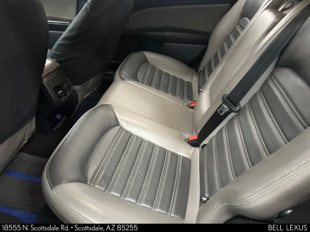 Used 2020 Blue Ford SE image 15