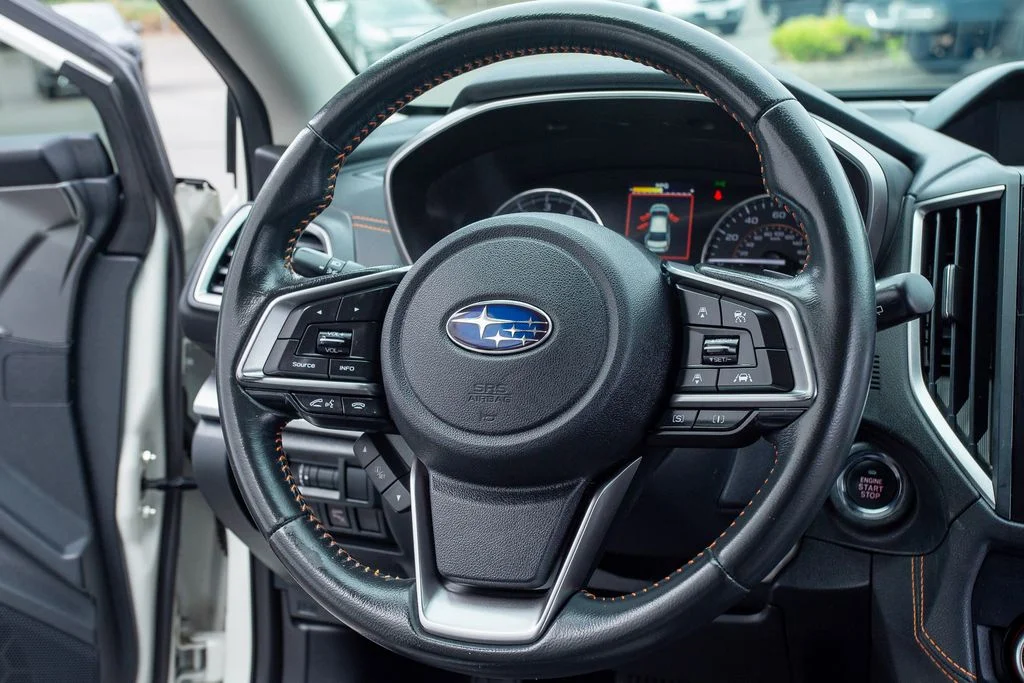 Used 2020 Crystal White Pearl Subaru Limited image 22