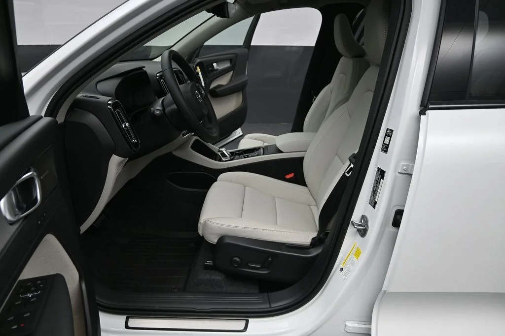 New 2026 Crystal White Volvo Plus image 10