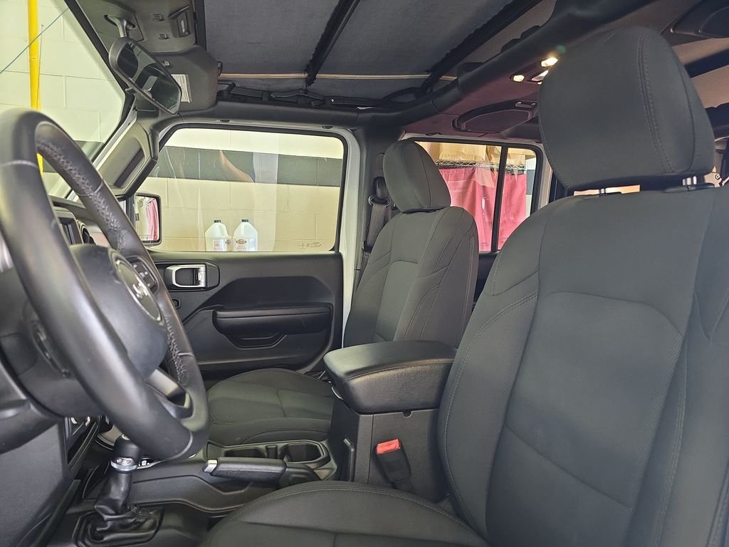 Used 2019 White Jeep Unlimited Sport S image 15