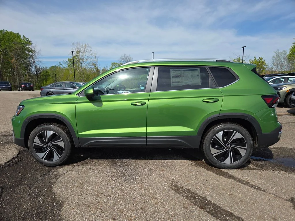 New 2026 Bright Moss Green Metallic Volkswagen 1.5T SE image 6