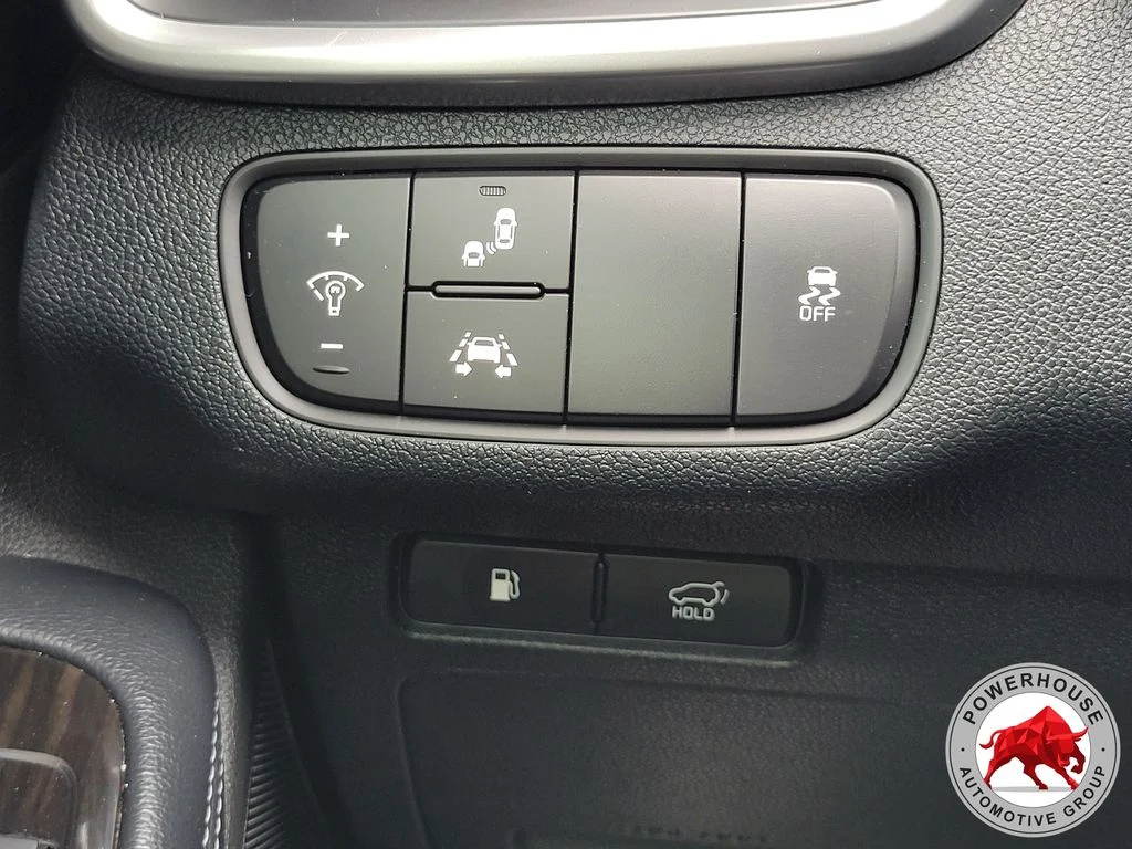 Used 2019 White Kia EX image 28