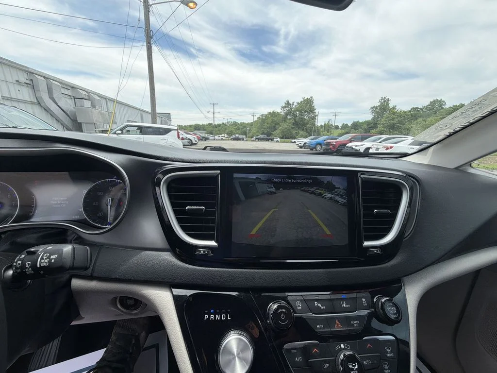Used 2023 Gray Chrysler Touring L image 17