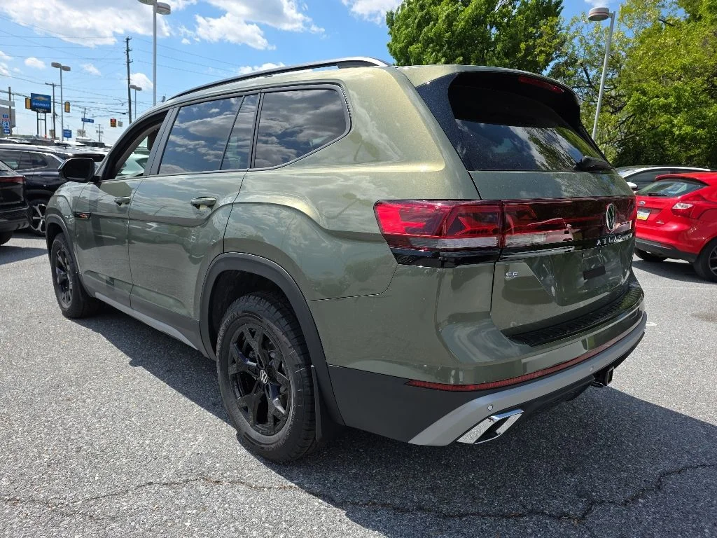 New 2026 Avocado Green Pearl Volkswagen 2.0T Peak Edition image 7