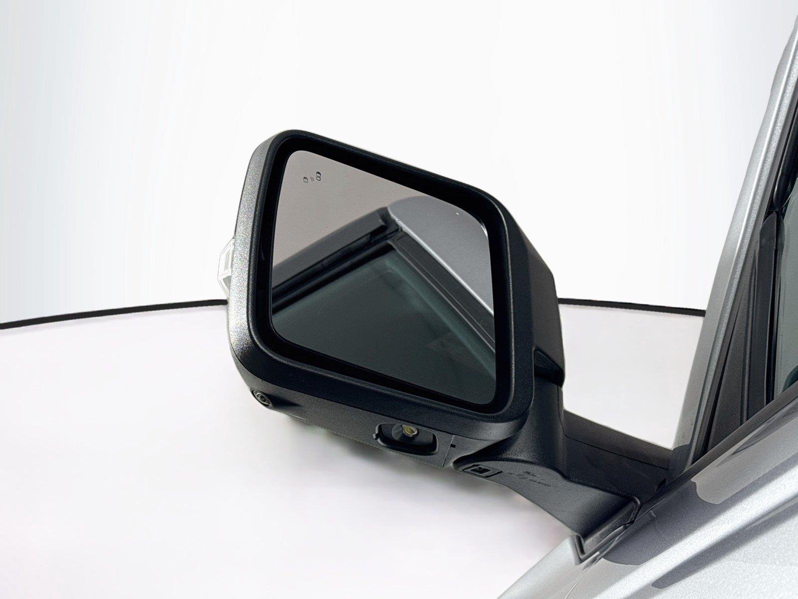 Used 2023 Iconic Silver Metallic Ford Raptor image 5