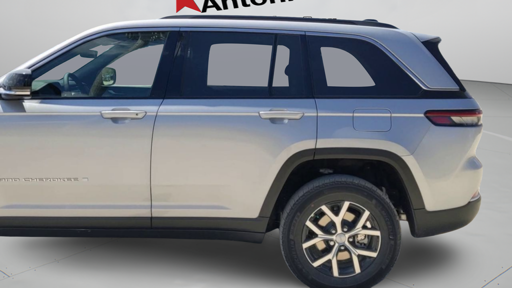 New 2025 Silver Zynith Exterior Paint Jeep Limited image 43