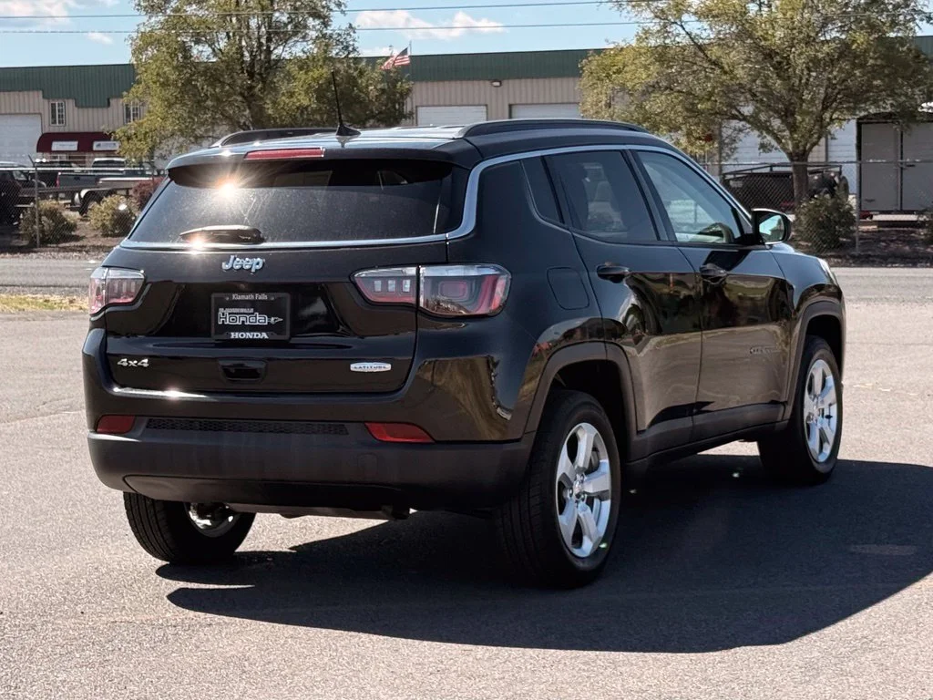 Used 2018 Diamond Black Jeep Latitude image 6