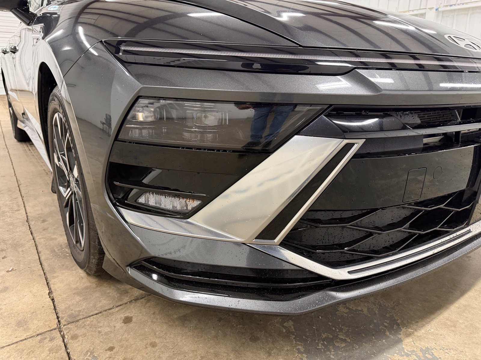 Used 2024 Gray Hyundai SEL image 4