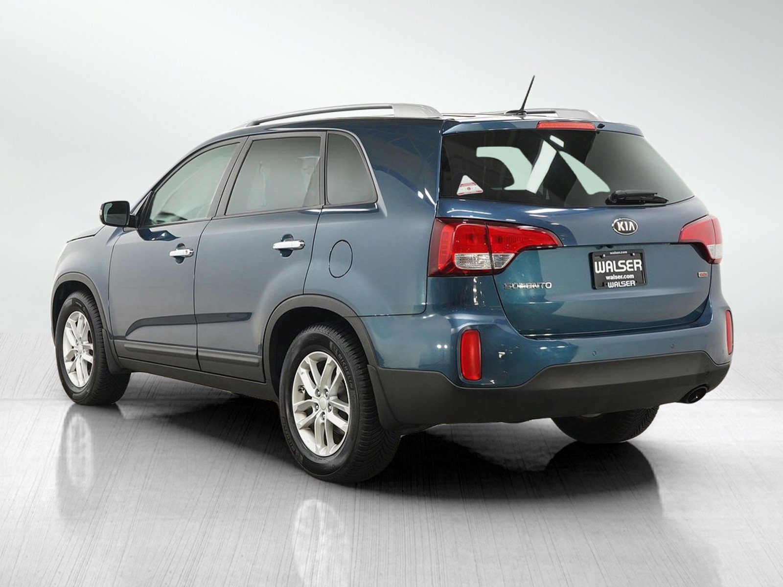 Used 2014 Wave Blue Kia 2WD 4dr I4 LX image 3
