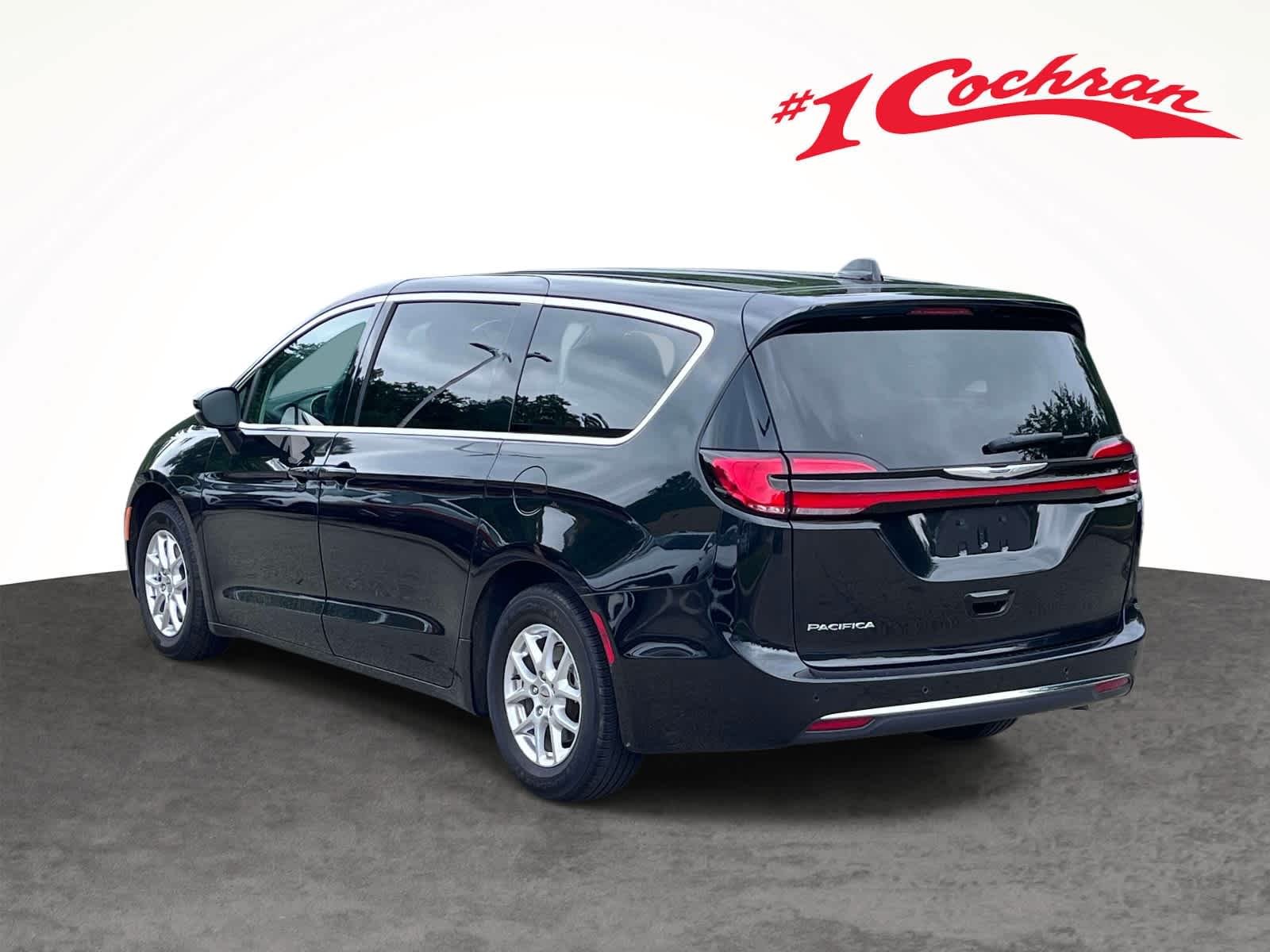 Used 2023 Blk/black Chrysler Touring L image 9
