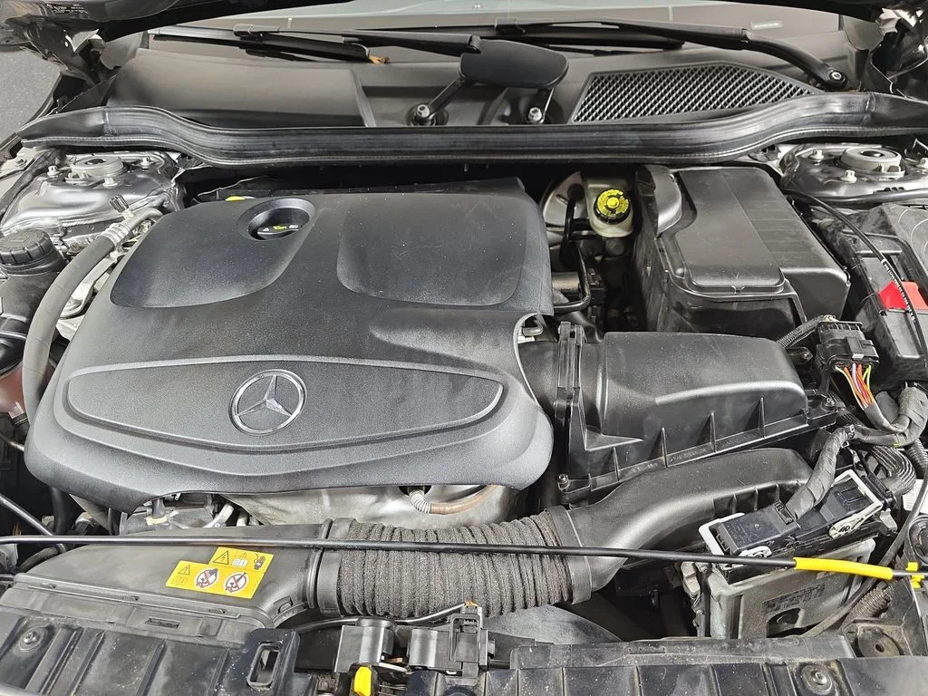 Used 2018 Gray Metallic Mercedes-Benz GLA 250 image 34