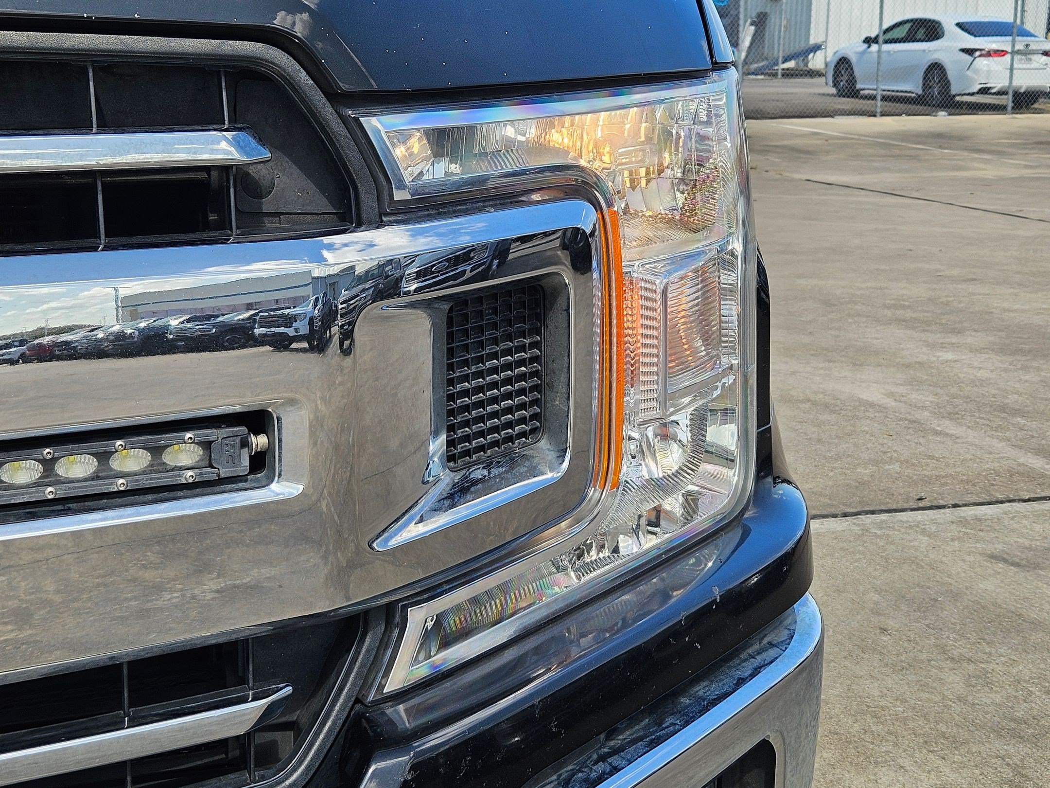 Used 2018 Shadow Black Ford XLT image 9