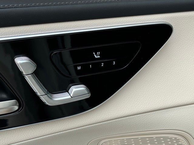 New 2025 Polar White Mercedes-Benz GLC 300 image 19