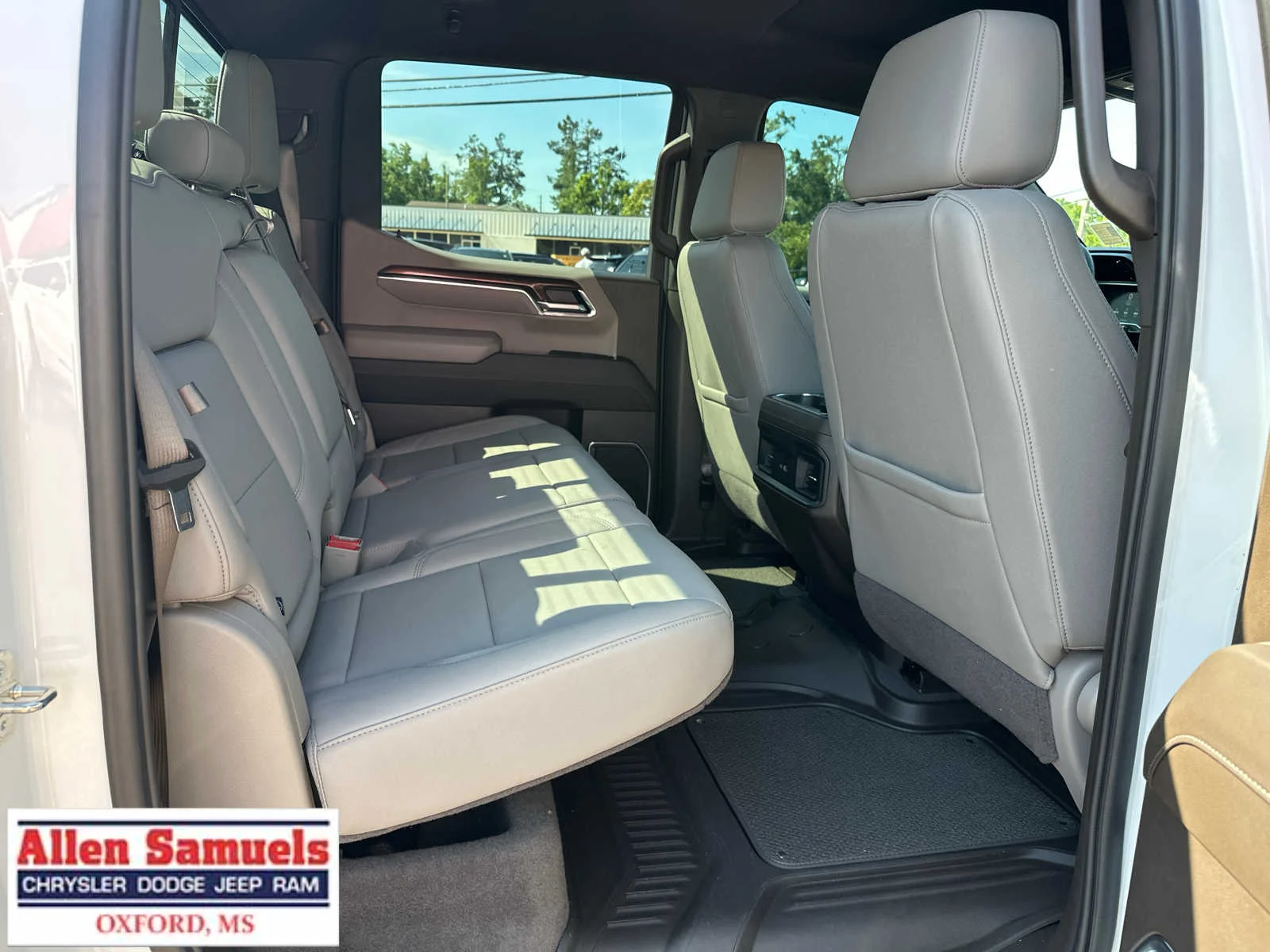 Used 2024 Summit White Chevrolet RST image 45