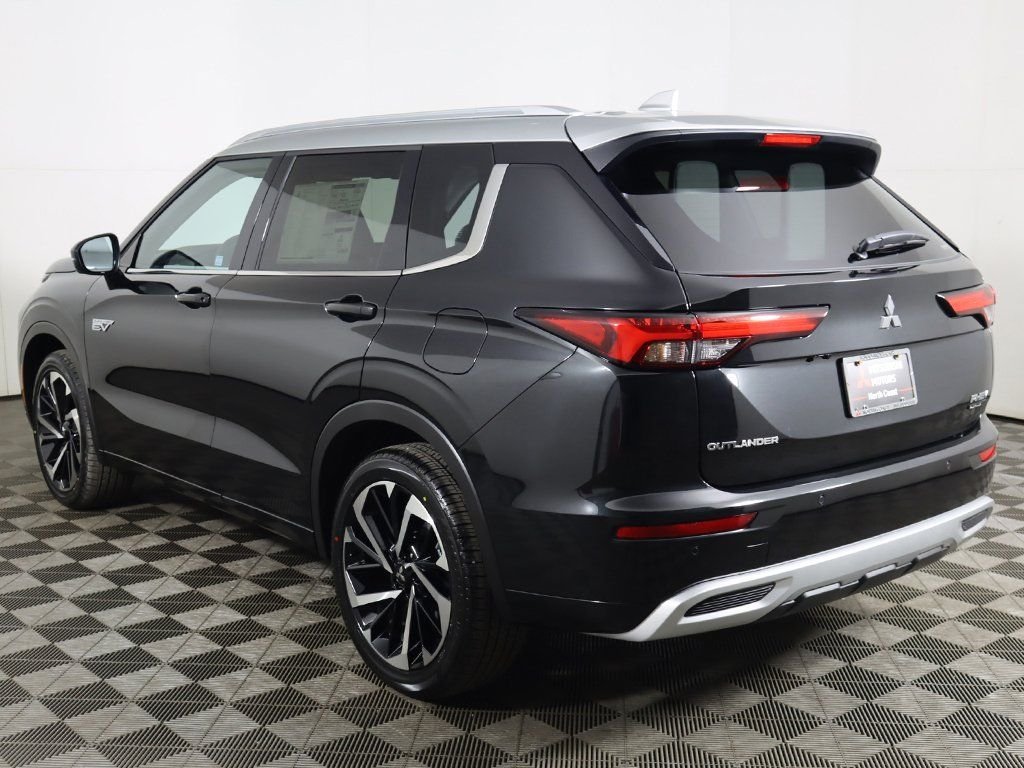 2025 Mitsubishi Outlander Plug-in Hybrid Platinum Edition - Photo 14
