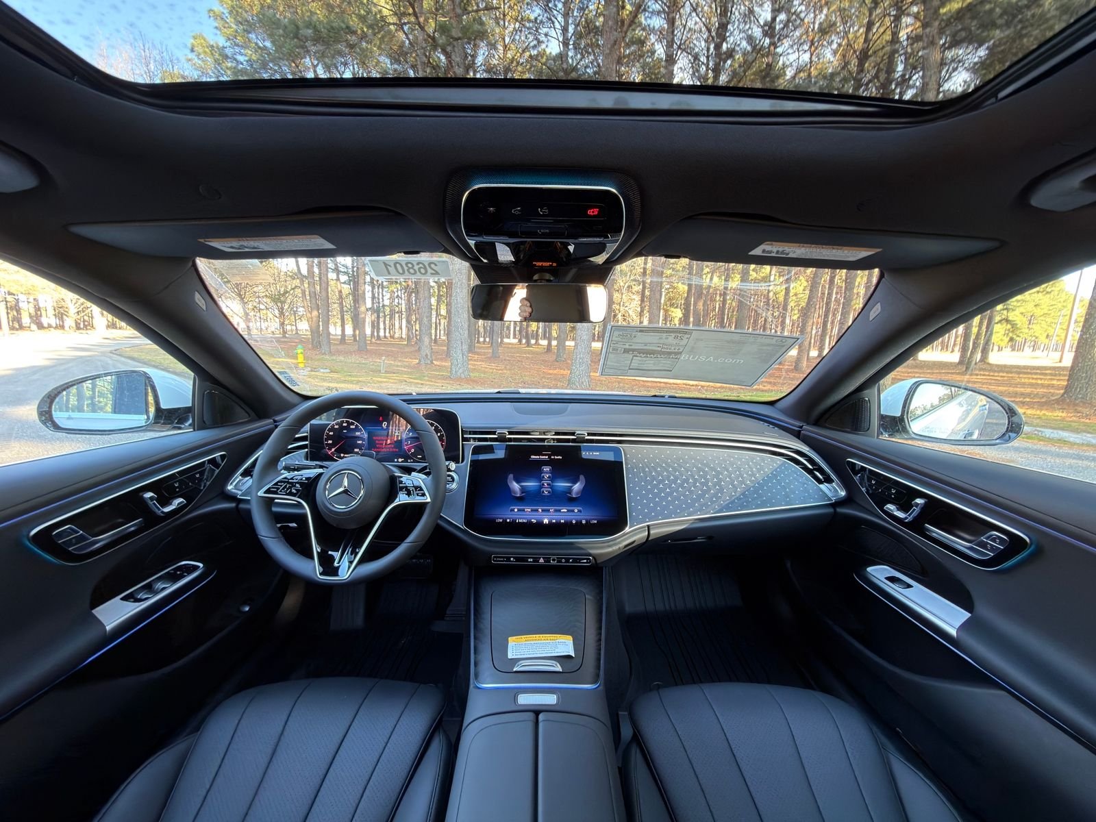 New 2026 Moonlight White Metallic Mercedes-Benz E 350 image 2
