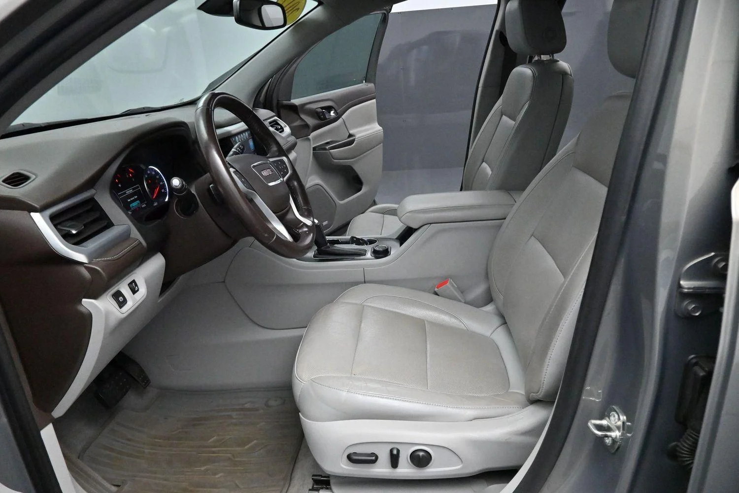 Used 2019 PEPPERDUST METALLIC GMC SLT image 16