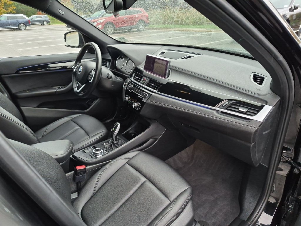 Used 2022 Black BMW xDrive28i image 33