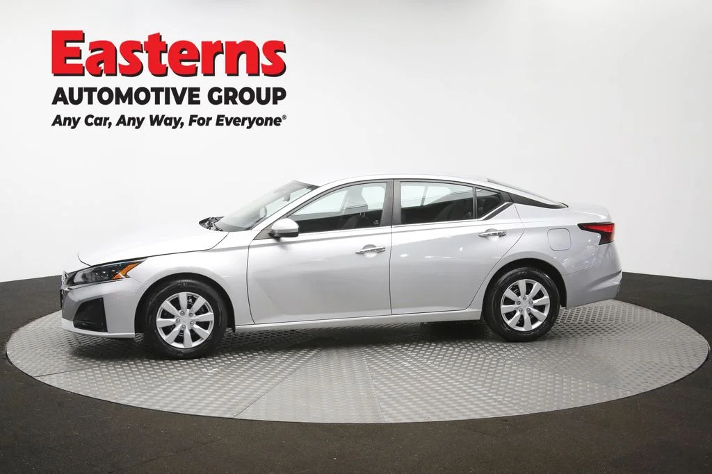 Used 2023 Silver Nissan 2.5 S image 57