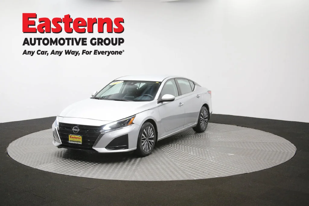 Used 2023 Silver Nissan 2.5 SV image 55