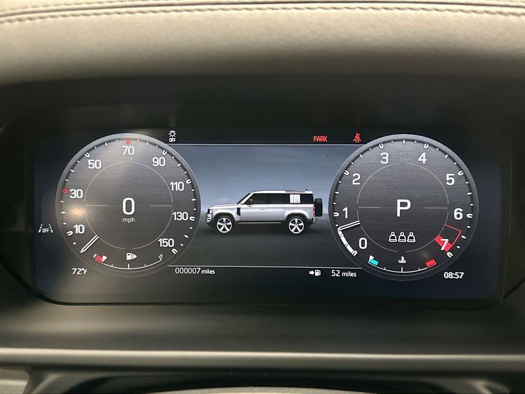 Used 2024  Land Rover S image 13