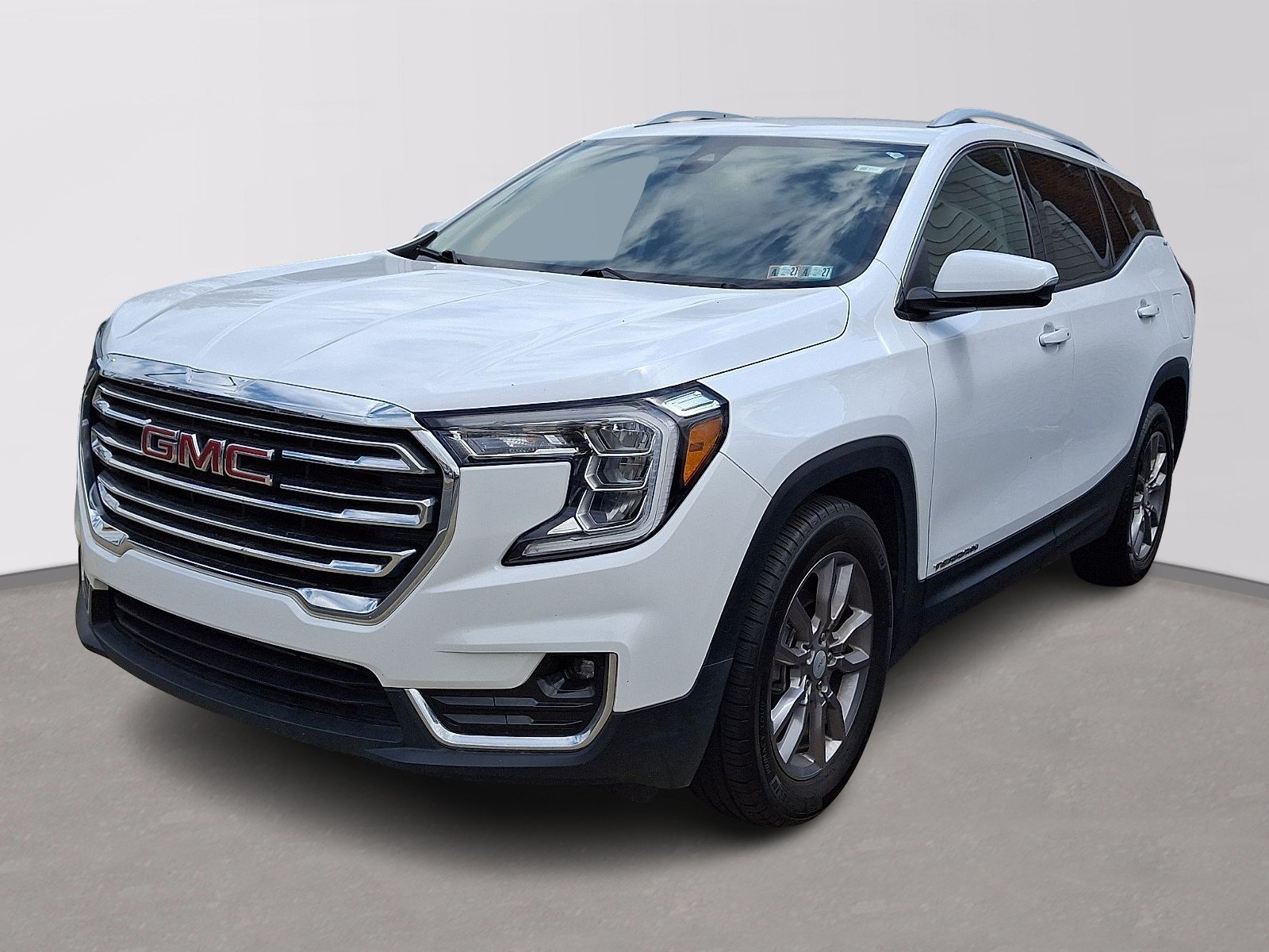 Used 2024 Summit White - GAZ GMC FWD SLT image 3