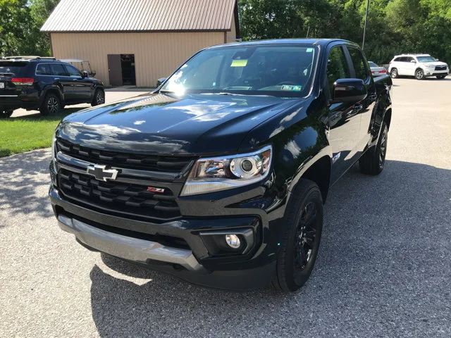 Used 2022 Black Chevrolet 4WD Z71 image 4