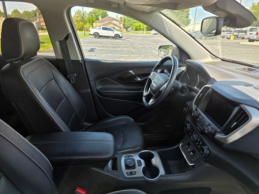 Used 2019 Ebony Twilight Metallic GMC Denali image 5