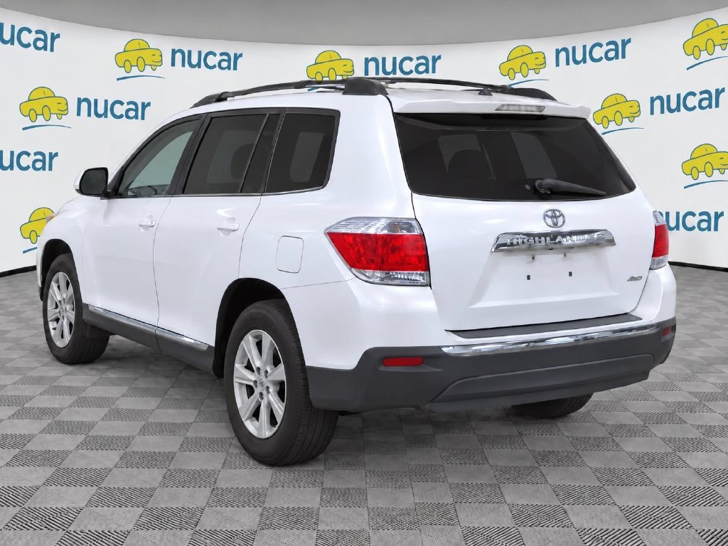 Used 2012 White Toyota Base image 3
