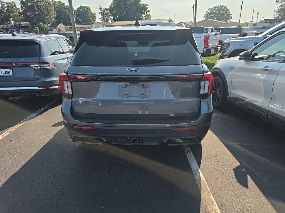 Used 2025 Carbonized Gray Ford ST-Line image 6