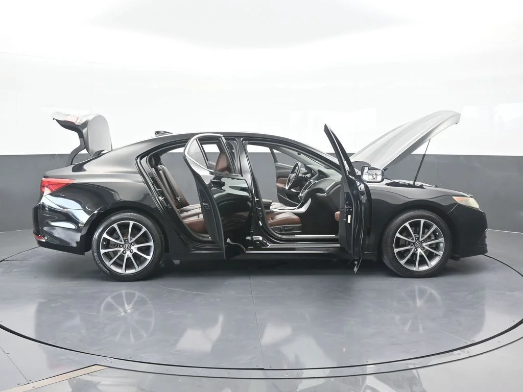 Used 2017 Black Acura V6 image 75