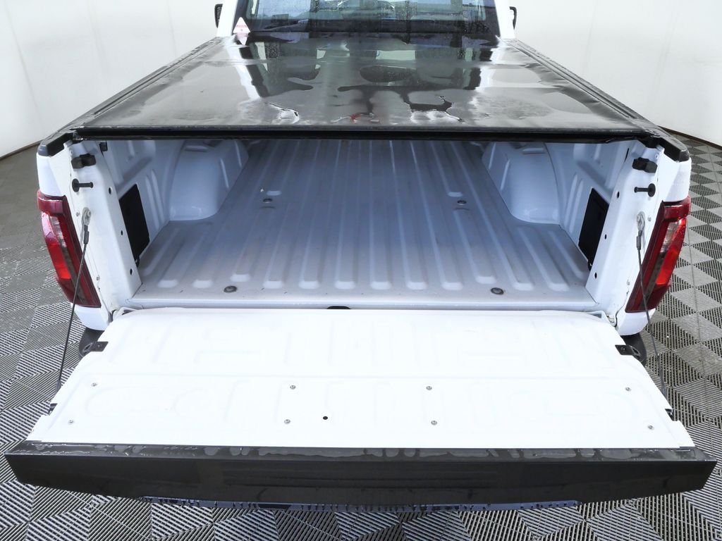 Used 2025 White Ford XL image 28