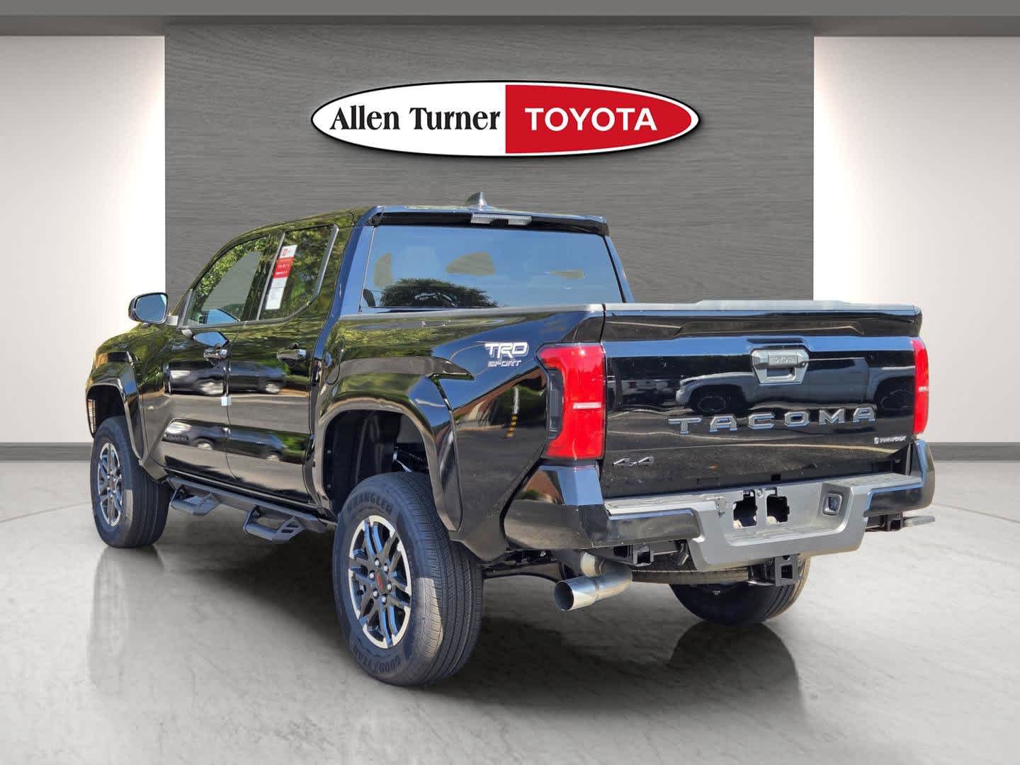 2025 Toyota Tacoma TRD Sport - Photo 8