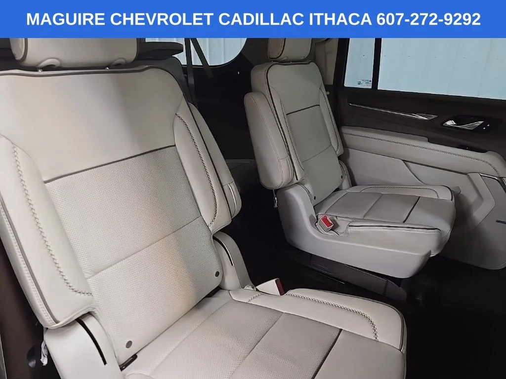 Used 2023 Silver GMC Denali image 17